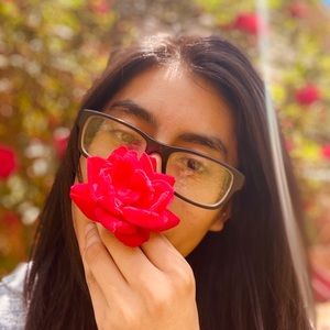 Meet your Posher, Lesly